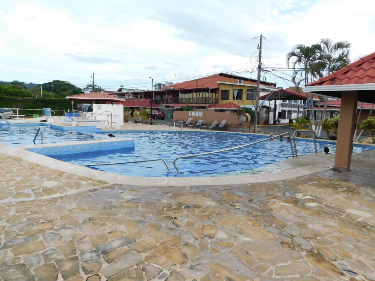 Condo Villa B27 Sleeps Five People - B28 Sleeps Six People - Price Includes Housekeeping Fees Not Taxes - Very Close To The Pool And Beach! Jacó Esterno foto