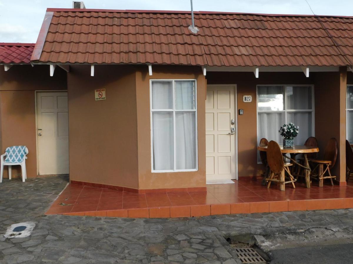 Condo Villa B27 Sleeps Five People - B28 Sleeps Six People - Price Includes Housekeeping Fees Not Taxes - Very Close To The Pool And Beach! Jacó Esterno foto