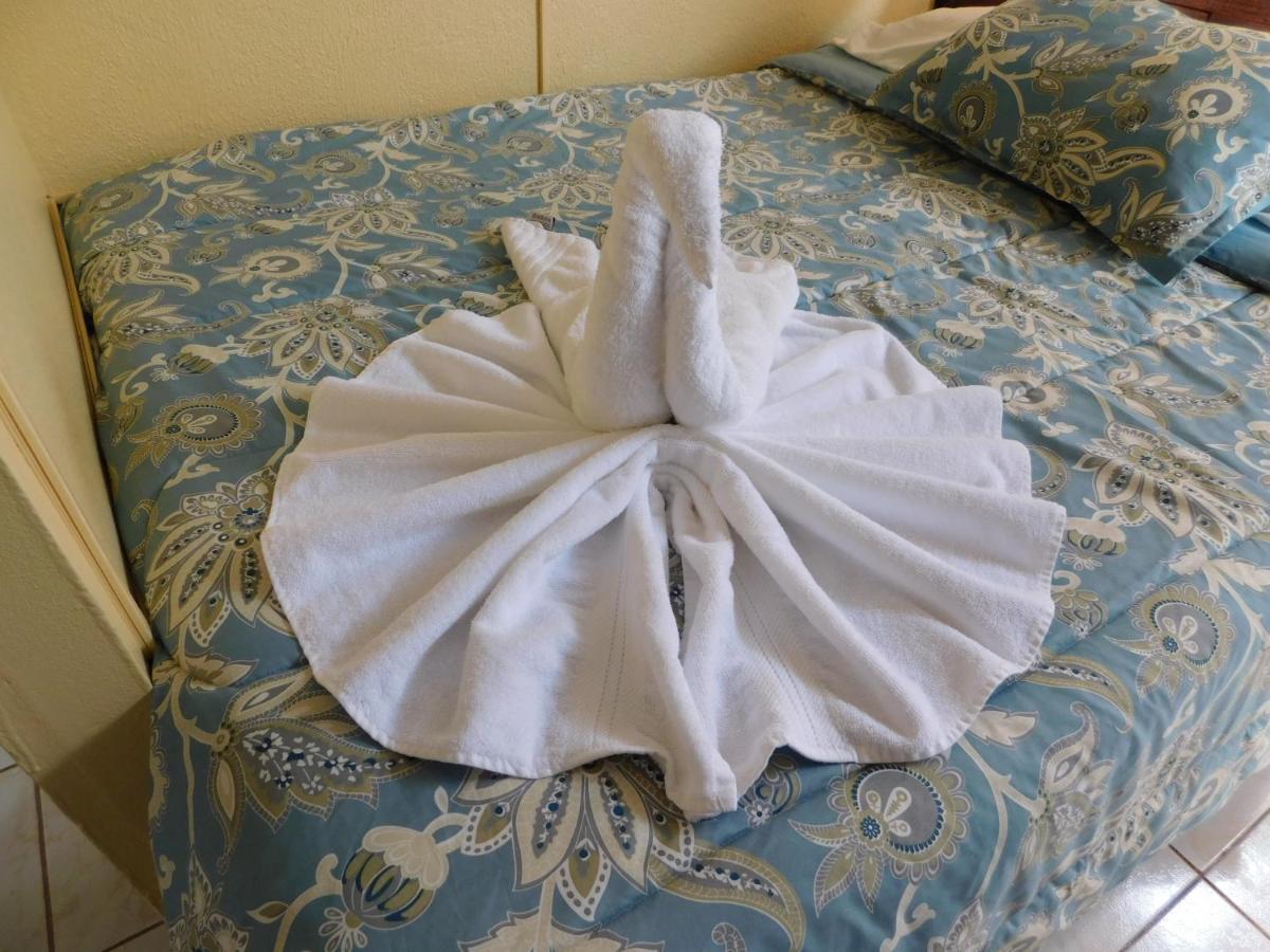 Condo Villa B27 Sleeps Five People - B28 Sleeps Six People - Price Includes Housekeeping Fees Not Taxes - Very Close To The Pool And Beach! Jacó Esterno foto