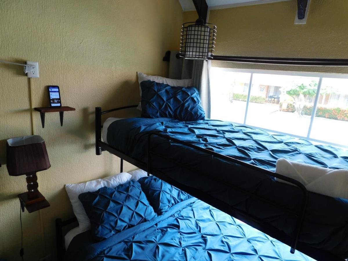 Condo Villa B27 Sleeps Five People - B28 Sleeps Six People - Price Includes Housekeeping Fees Not Taxes - Very Close To The Pool And Beach! Jacó Esterno foto
