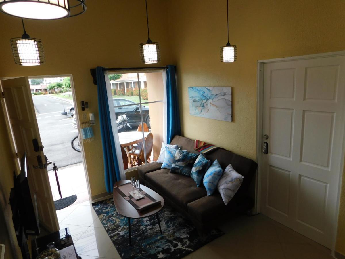 Condo Villa B27 Sleeps Five People - B28 Sleeps Six People - Price Includes Housekeeping Fees Not Taxes - Very Close To The Pool And Beach! Jacó Esterno foto