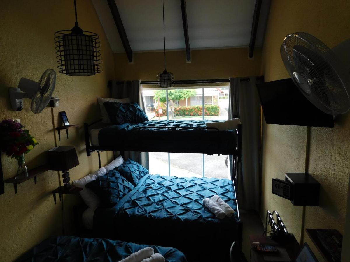 Condo Villa B27 Sleeps Five People - B28 Sleeps Six People - Price Includes Housekeeping Fees Not Taxes - Very Close To The Pool And Beach! Jacó Esterno foto